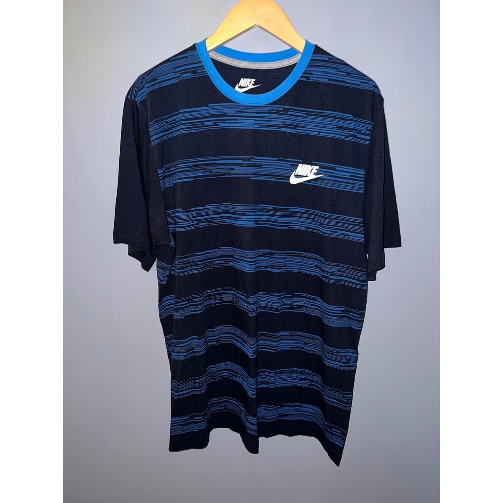 Nike Mens XL Blue Glitch Stripe Graphic T-Shirt Short Sleeve Regular Fit